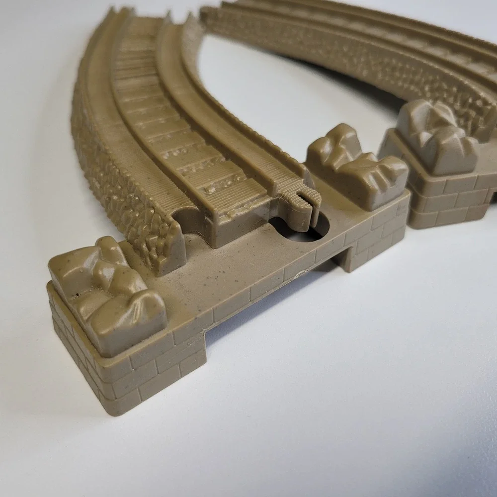Thomas Train Railway Track Pieces‎ 2009 Curved Ramp Bridge Supports Set